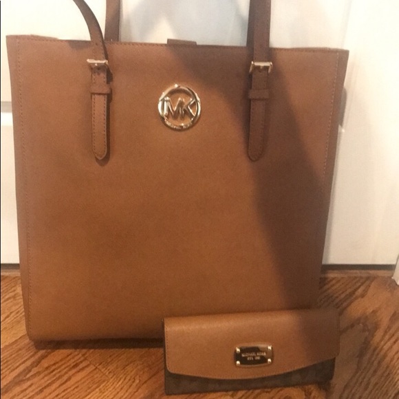Michael Kors Handbags - Brand new Michael Kors bag and matching wallet